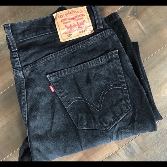 Vintage 550 High Waisted Levi's Jeans - Picture 2 of 8